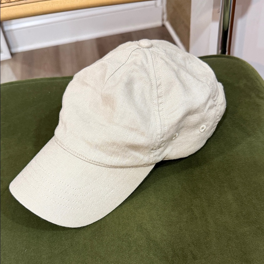 COS Cream Line Baseball Cap